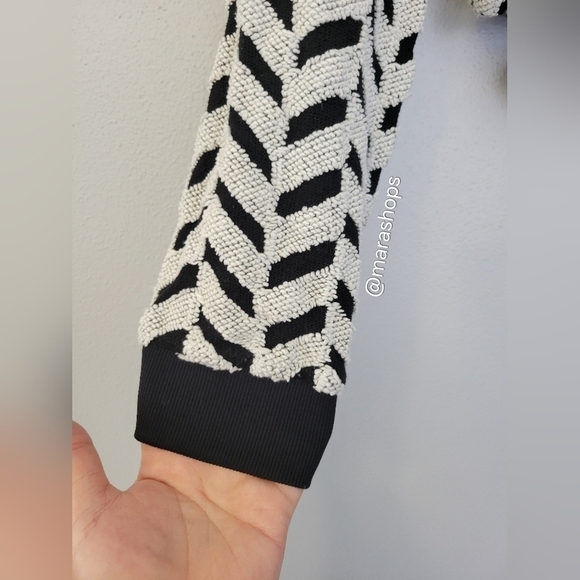 Koral Echo Friley Pullover - Picture 4 of 5